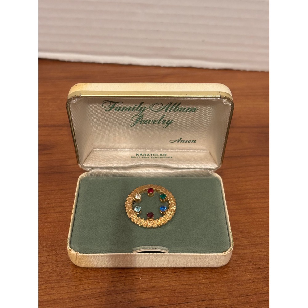 Anson Karatclad Vintage Family Album Wreath Brooch Rhinestone Gold Tone Pin Box